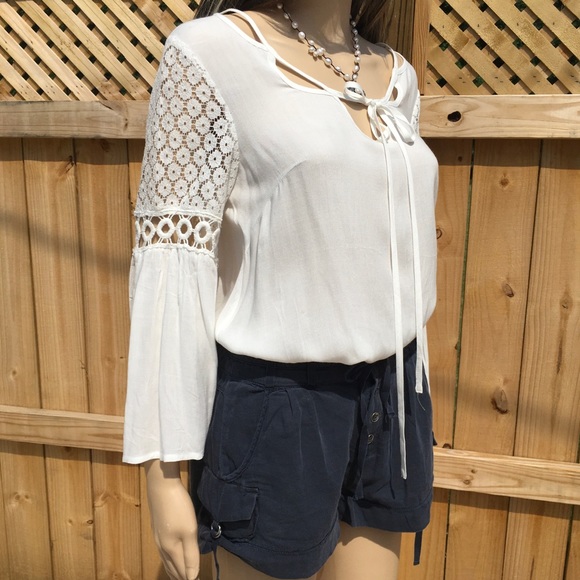 SPLIT SLEEVE FLORAL CROCHET DETAILED TOP - Picture 6 of 8